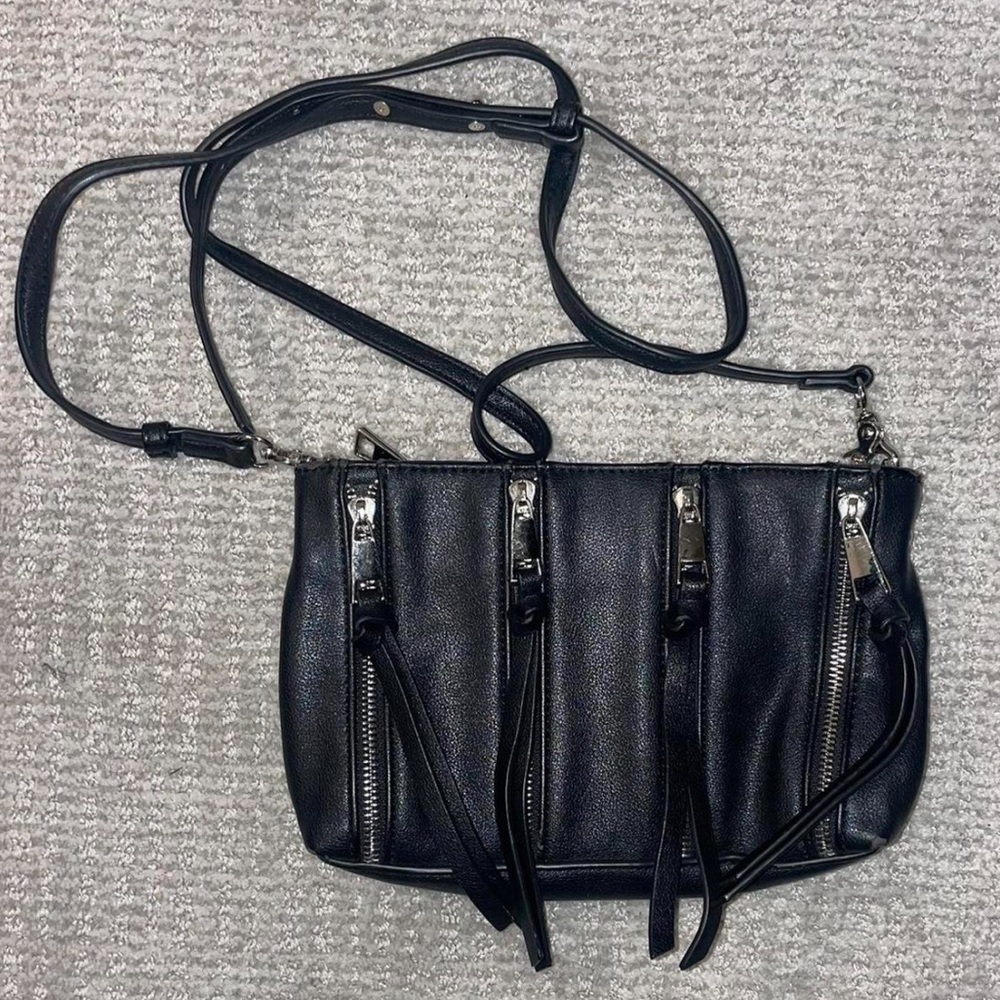 Current mood bag with zippers